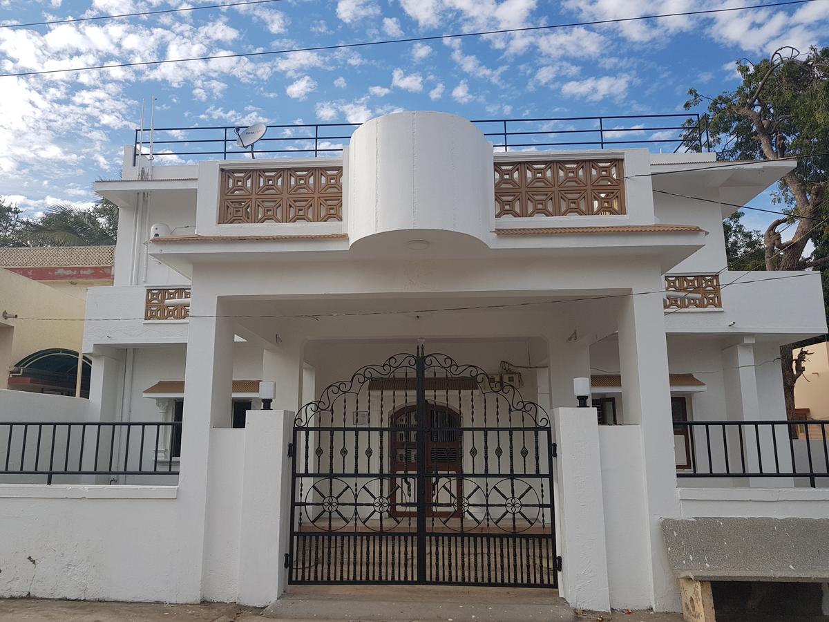 Happy Home Bhuj Buitenkant foto